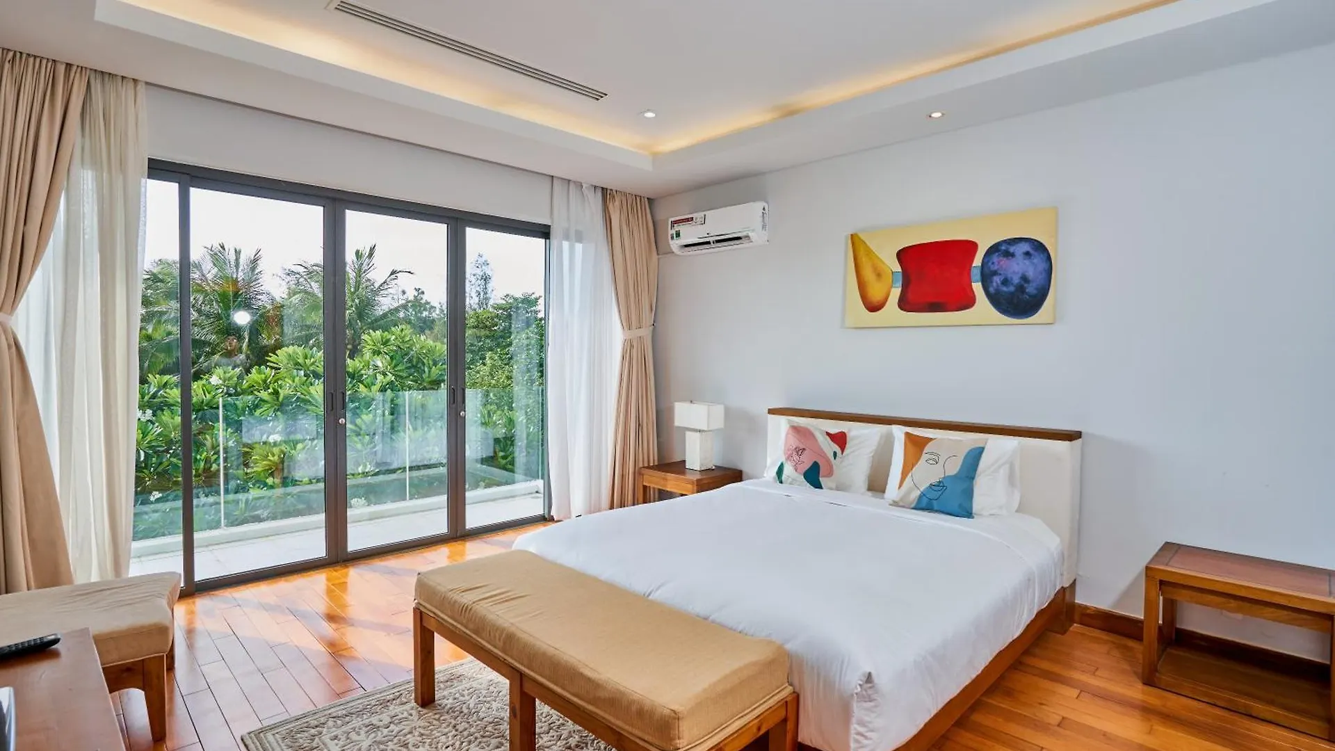 Ocean Beach Villas Danang