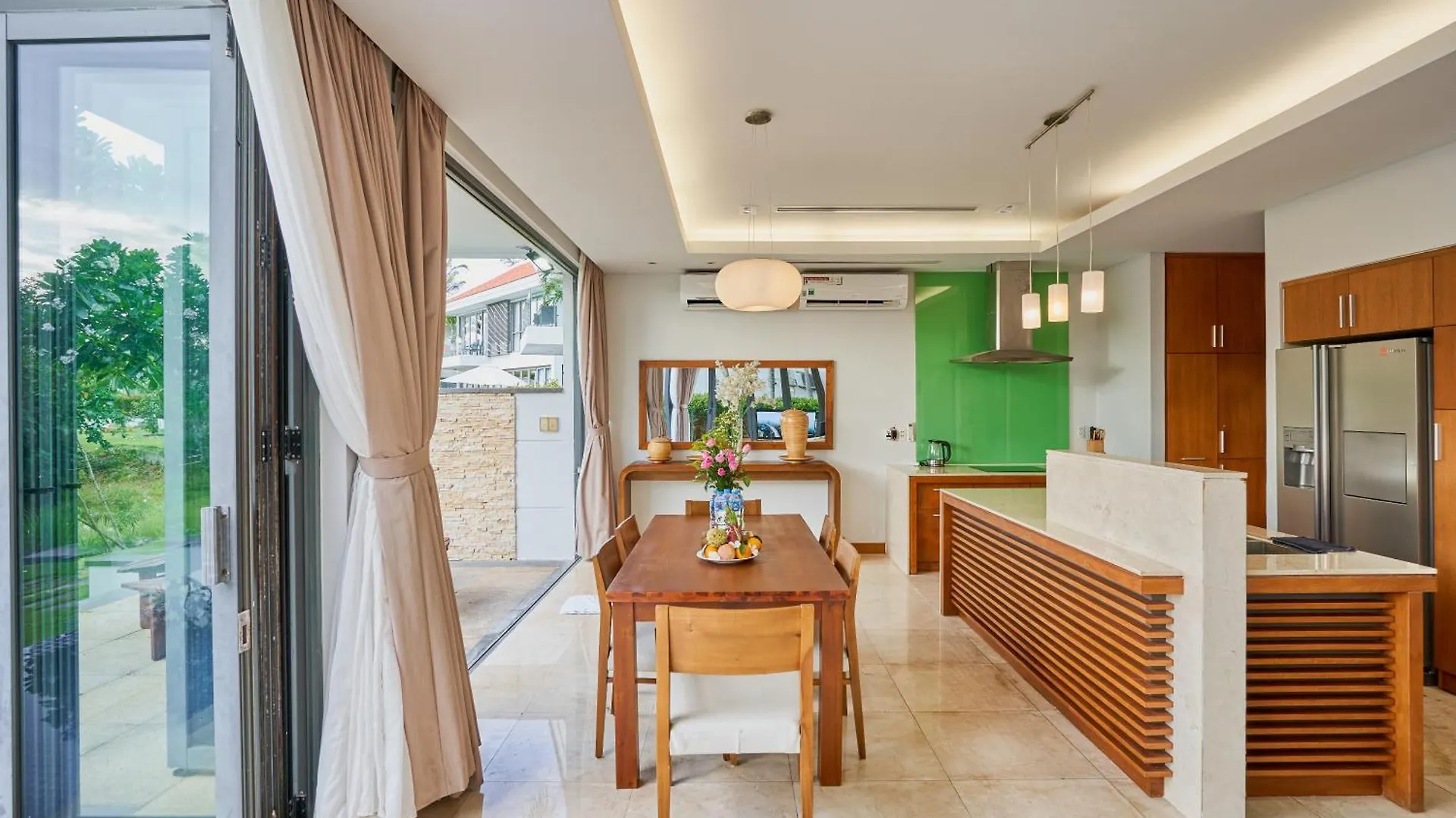 Ocean Beach Villas Danang