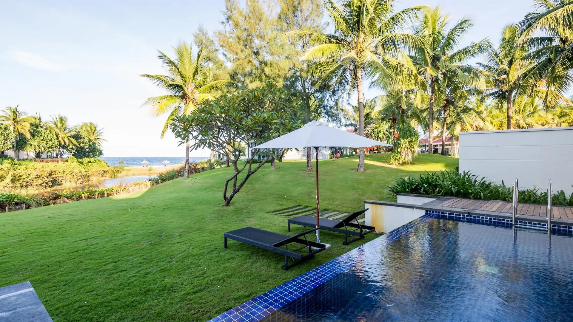 Ocean Beach Villas Danang