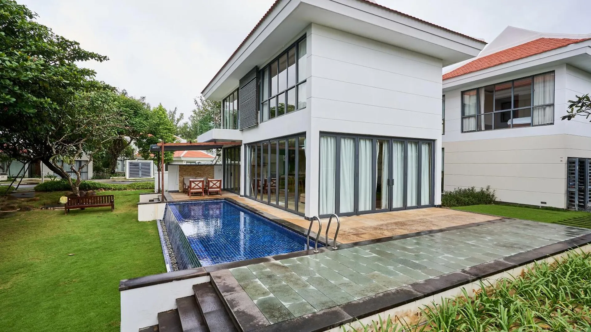 Ocean Beach Villas Danang 베트남